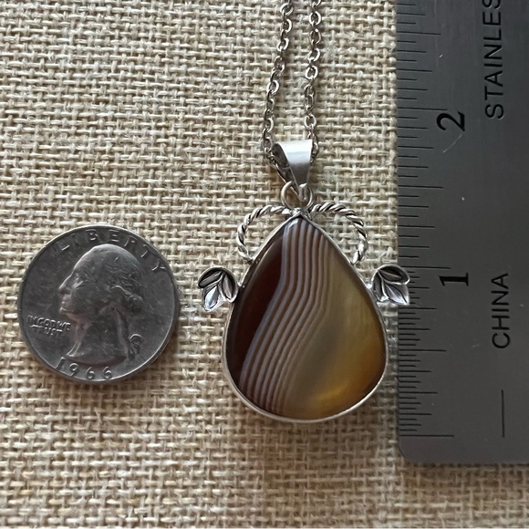 New Brown Striped Agate Onyx Stone Silver Overlay Pendant Necklace - Picture 3 of 3